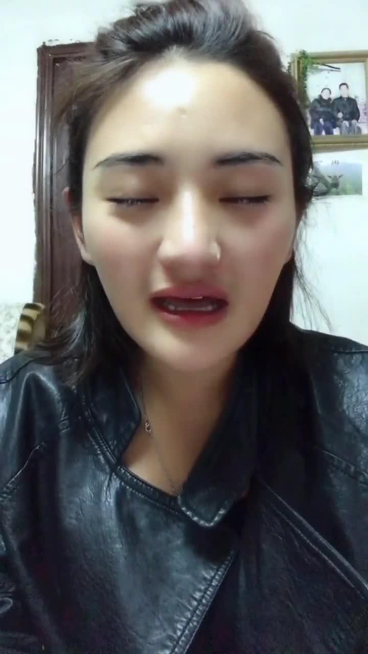 姐姐哭起来更漂亮了